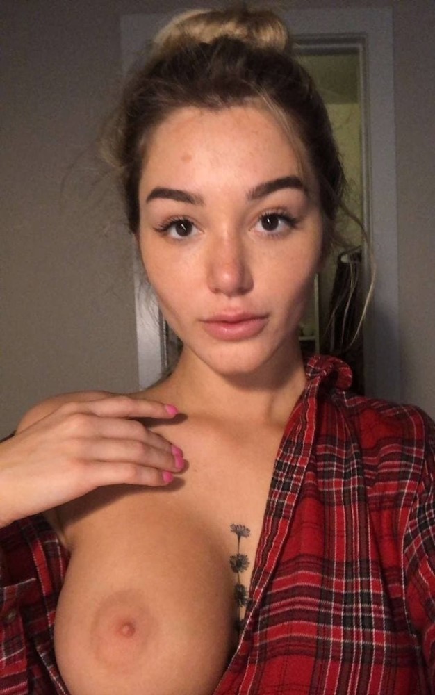 Индивидуалка Карина фото № 2 в городе Волжский